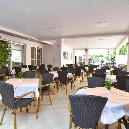 Suzana Lux Apartahotel Budva