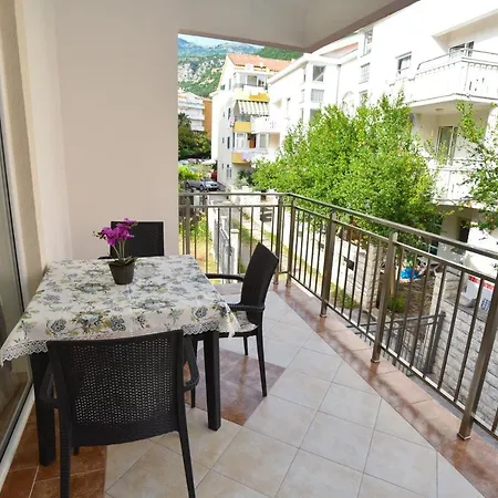 Suzana Lux Apartahotel Budva