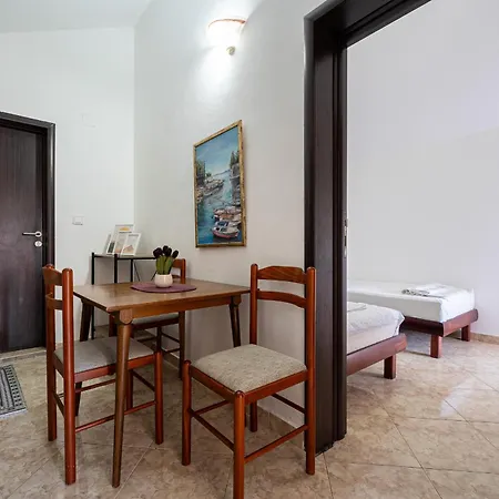 Apartahotel Suzana Lux 3*